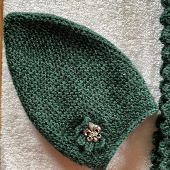 NEW!!!  CROCHETED HAT & SCARF - Picture 3 of 4